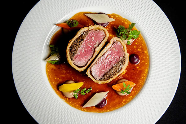 The famous Beef Wellington of Bar George at the Mount Stephen Hotel