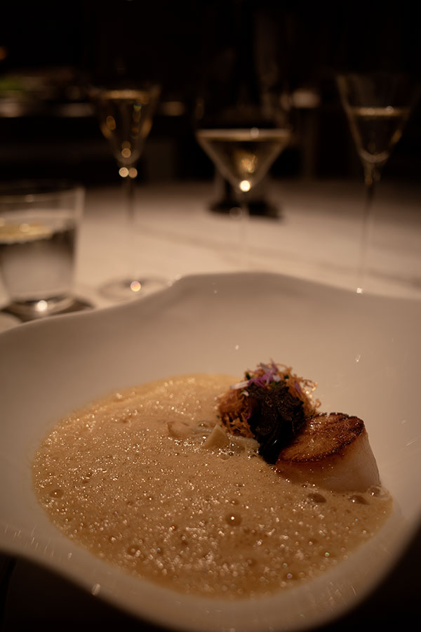 Pétoncles et truffe au Chef's Table du lebua à Bangkok
