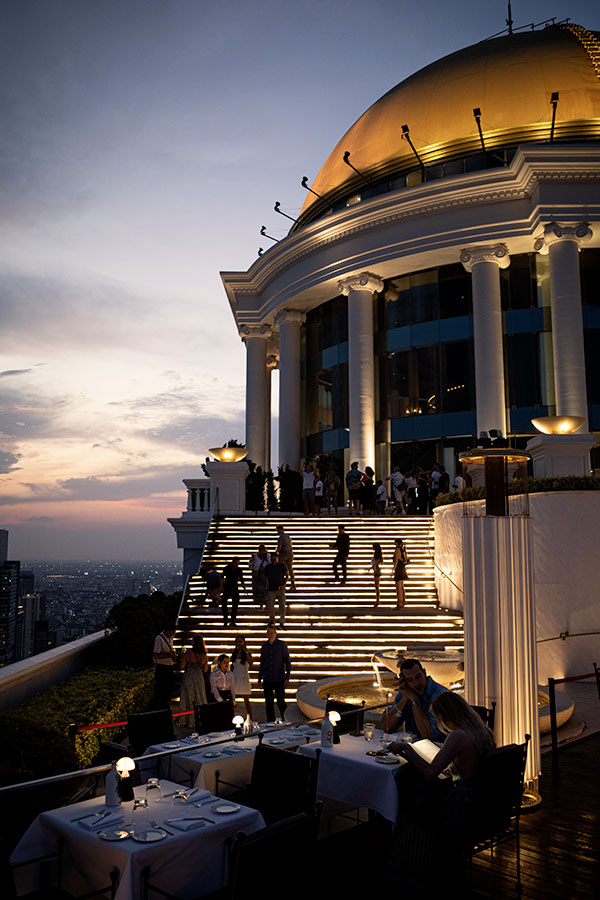 Le Dome du Sky Bar où se situent plusieurs des restaurants du lebua