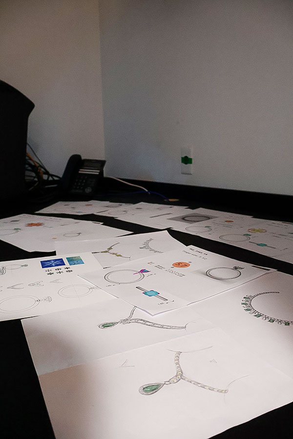 Des dessins faits sur mesure pour les clients de Château d'Ivoire