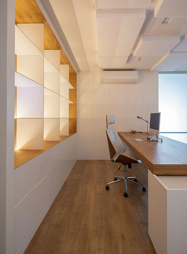 How to Furnish Your Home Like a Gentleman - Office desk