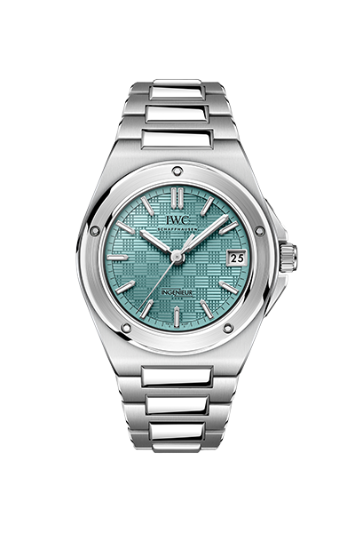 Vue de face de la IWC Schaffhausen Ingenieur Automatic 35 en Bleu Pool